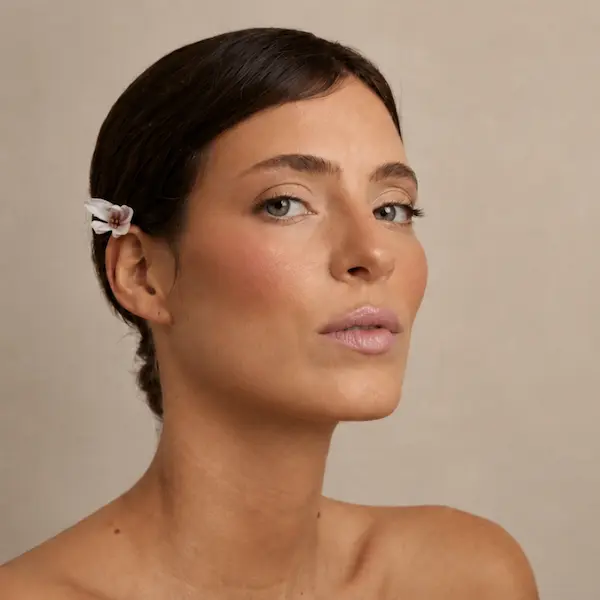 Blonzing - la technique maquillage qui associe bonne mine et effet bronzé en un seul geste